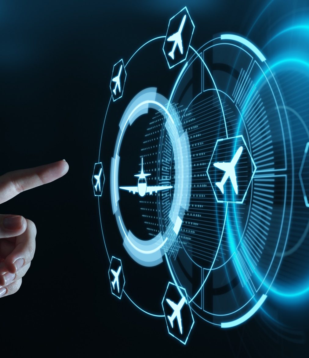Hologramm eines Flugzeugs wird berührt Hologramm eines Flugzeugs wird berührt